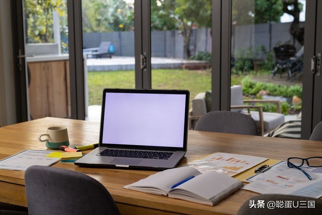居家工作选择_自由撰稿人收入_居家办公必备
