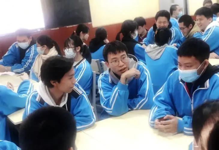 娱乐明星粉丝社群传播_社交娱乐_粉丝社群构建