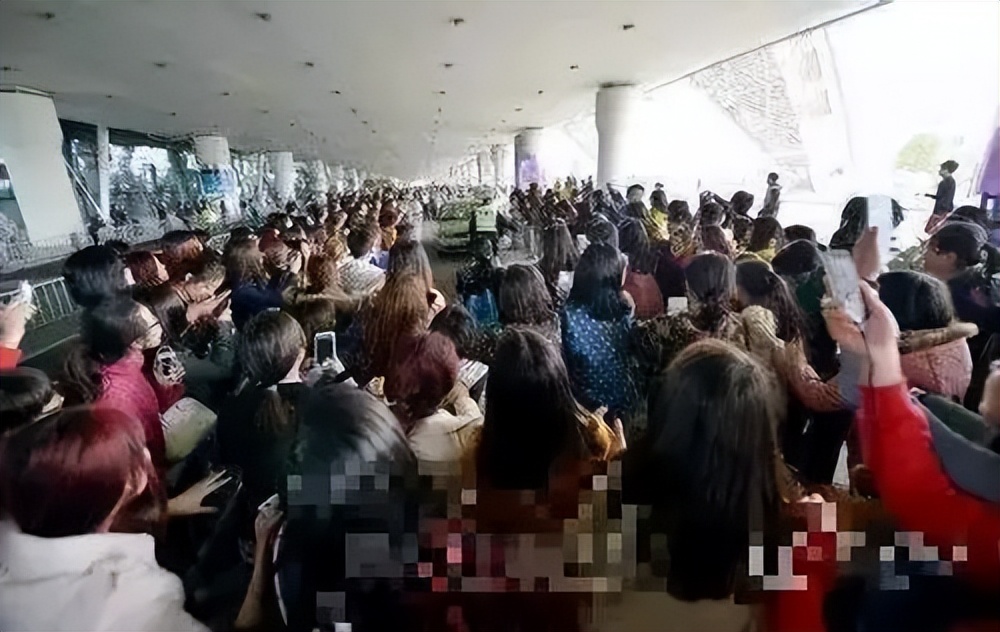 社交娱乐_粉丝社群构建_娱乐明星粉丝社群传播