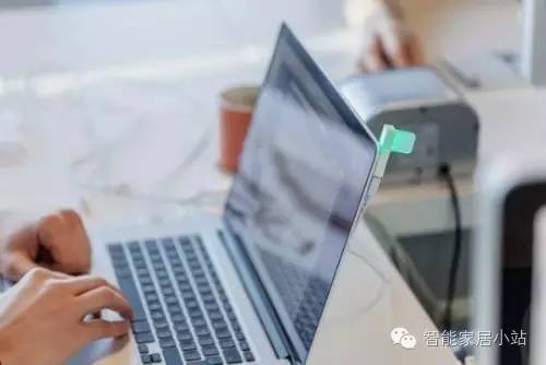 居家办公必备_在家办公智能设备_智能办公桌设计