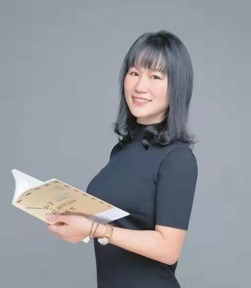 居家办公必备_疫情之下女教师教学工作变化_居家教学女教师多重角色