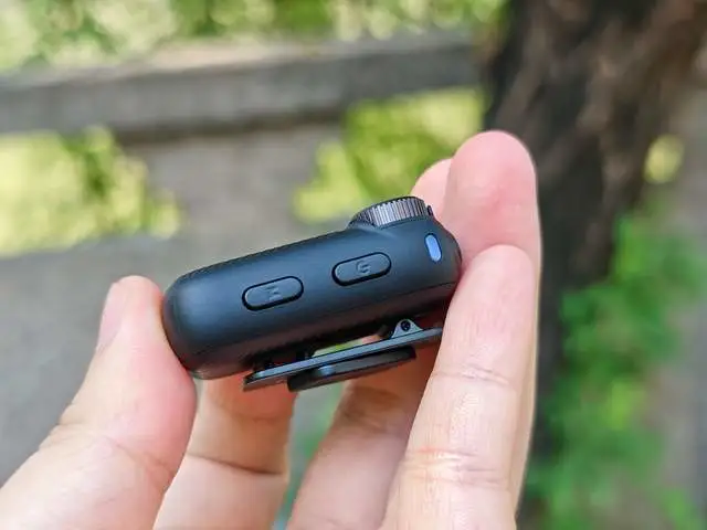 无线麦克风降噪_纽扣式无线麦克风音质_自媒体创作神器