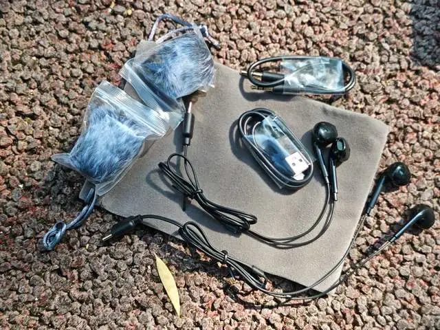 纽扣式无线麦克风音质_无线麦克风降噪_自媒体创作神器